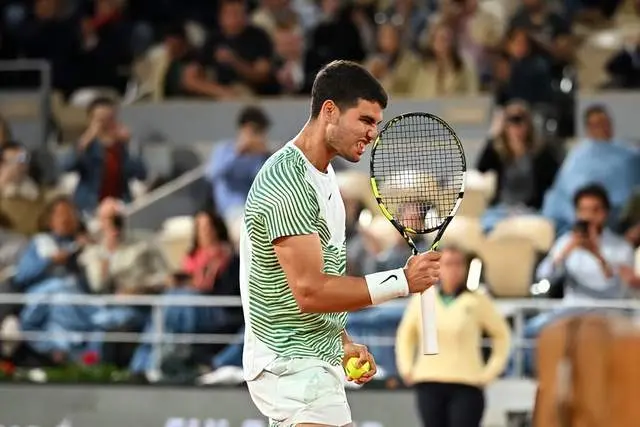 熊猫体育平台-LGD轻取C9，Gumayusi操刀奇招英雄翻盘宿敌对决2025世界赛，强势挺进下一轮的简单介绍