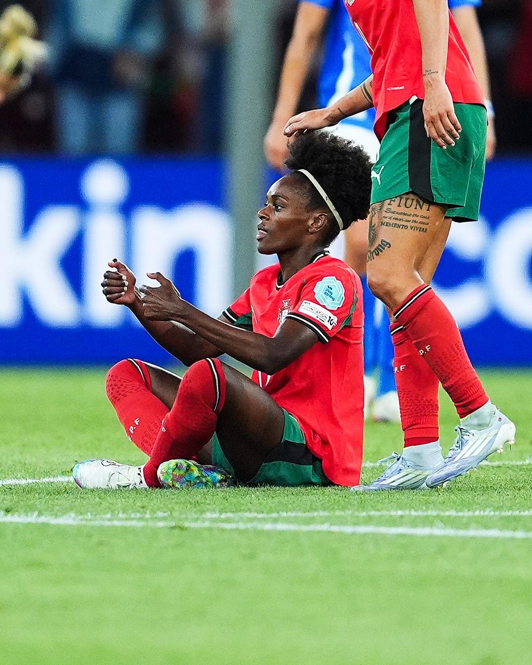 葡萄牙女足鼎力支持,取得胜利进军下一轮 葡萄牙女足鼎力支持,取得胜利进军下一轮