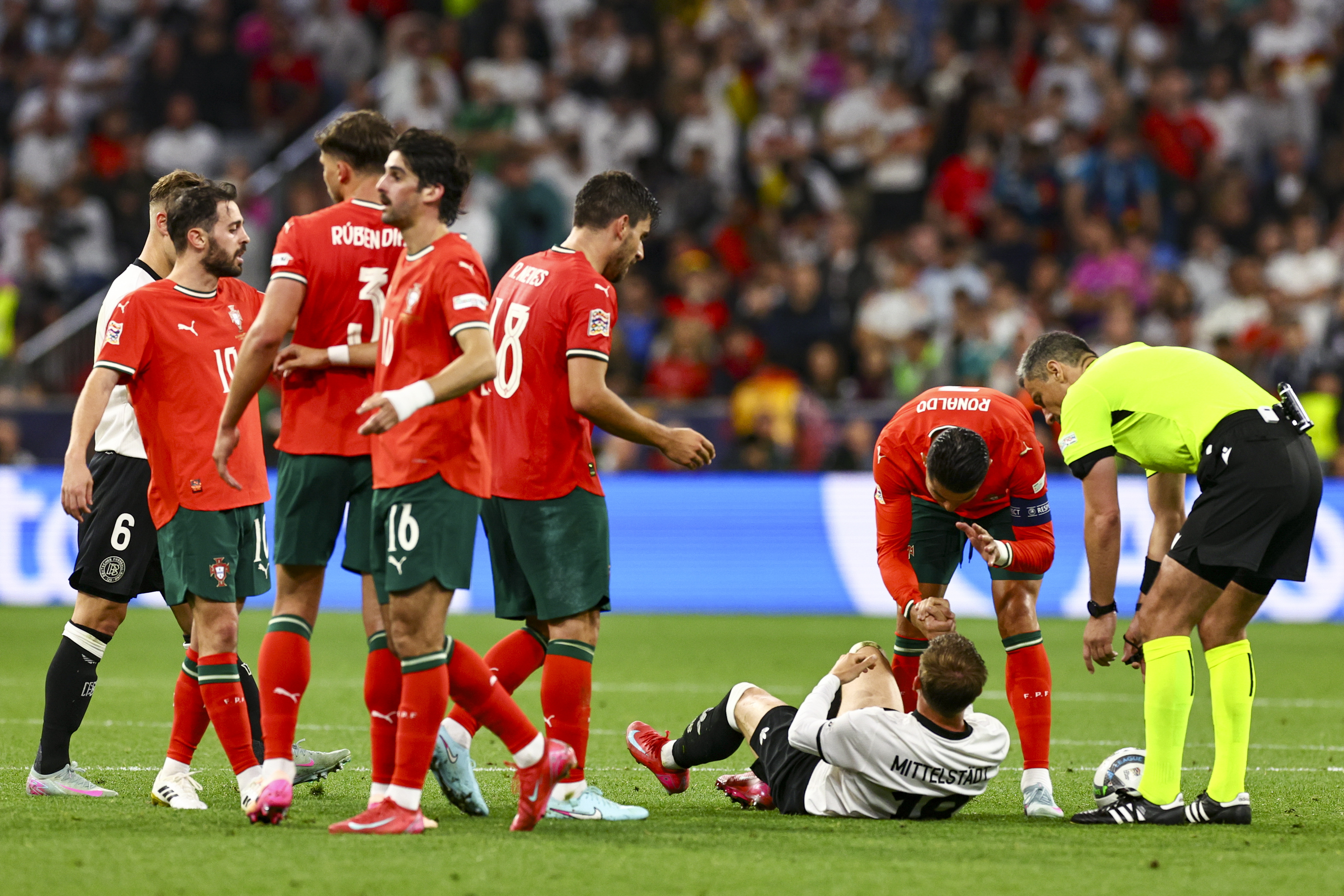 熊猫直播平台-葡萄牙队士气高昂备战预选赛，盼能一路向前