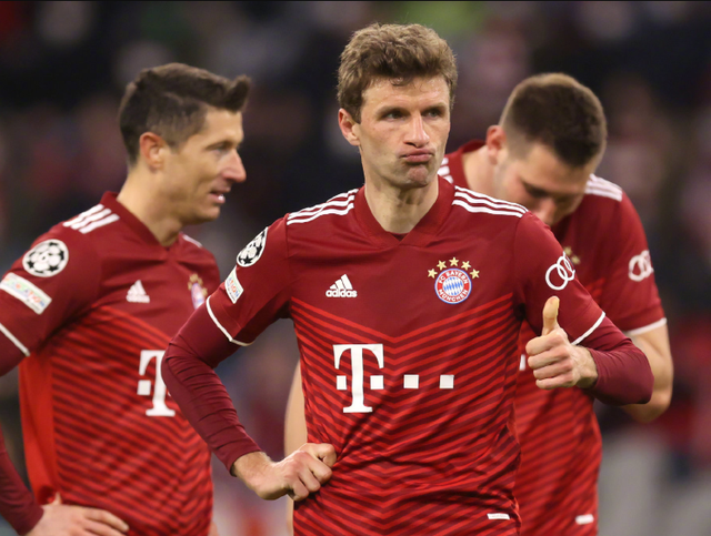 熊猫体育官方-比利亚雷亚尔登顶积分榜，主场冷博格岚登顶