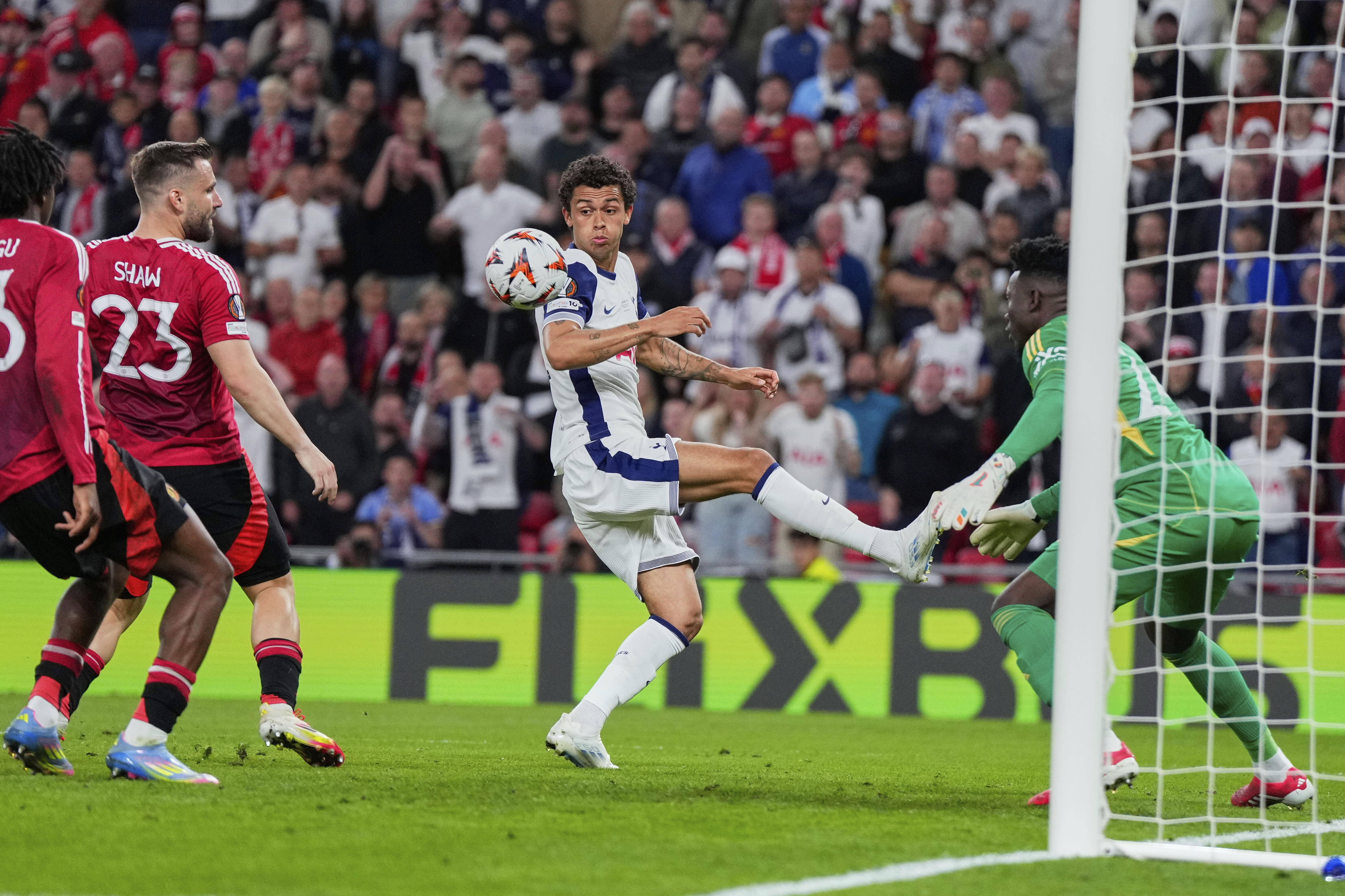 欧洲球员转会传闻不断,引发球迷热议 欧洲球员转会传闻不断,引发球迷热议