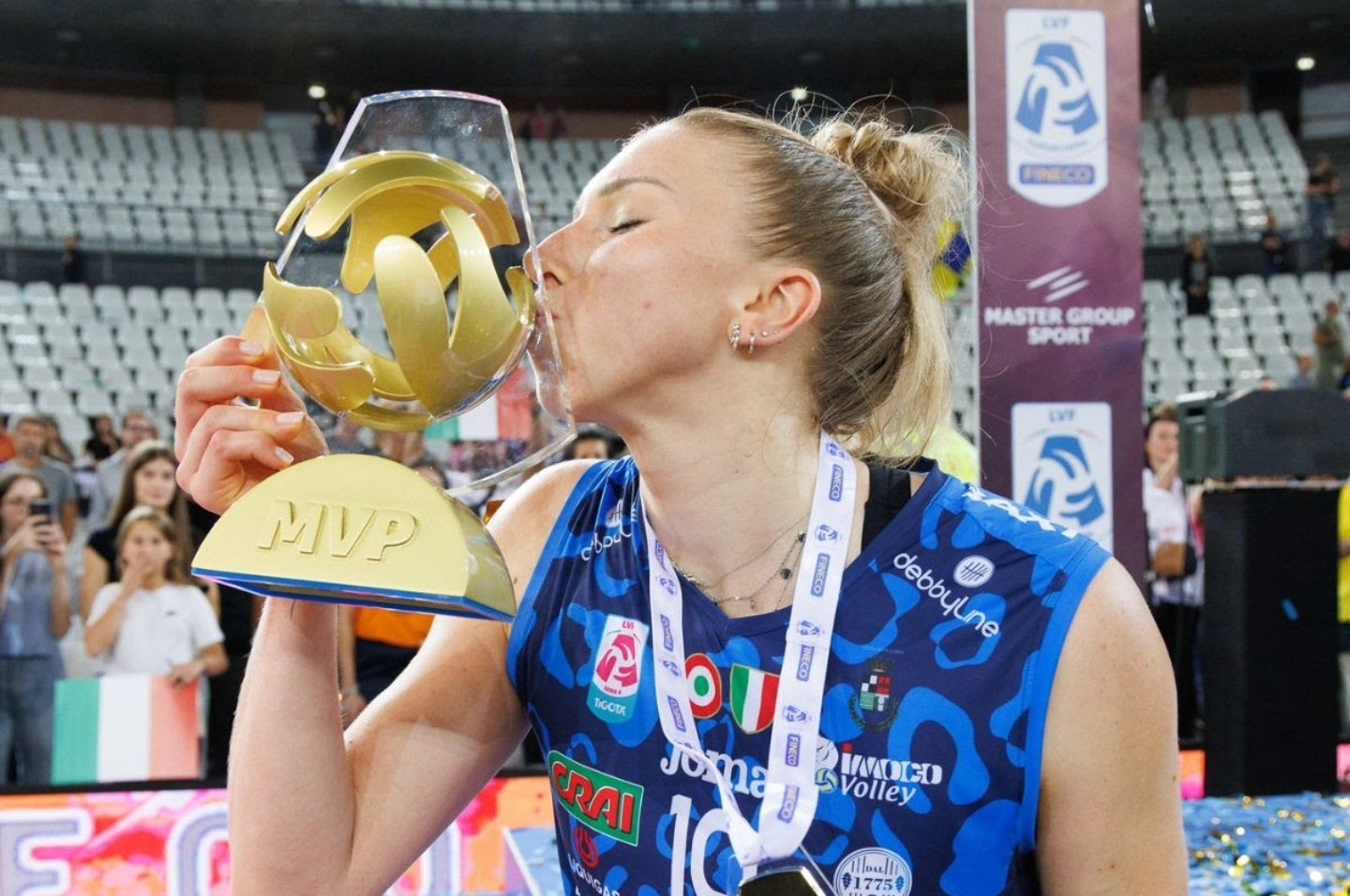 熊猫体育官方-意大利射击选手精准发挥，摘金